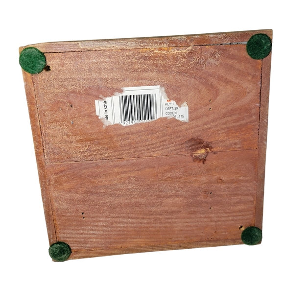 Bird Feeder - Wooden, Bait Shop - Picture 8 of 10